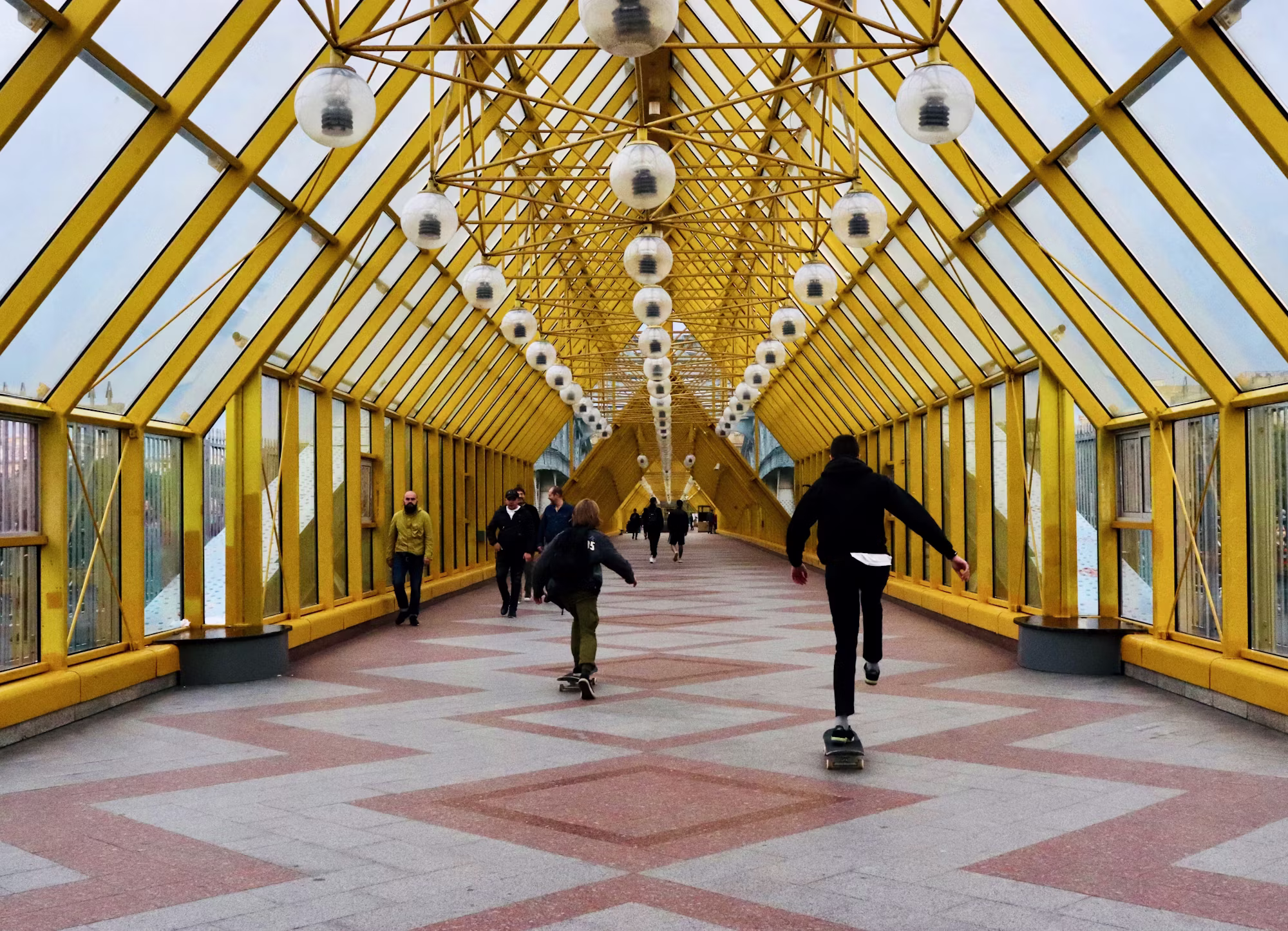 Die Entwicklung des Skateboarding: von  Gesellschaft Straßen bis Sport